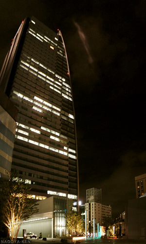 夜の名古屋ルーセントタワー